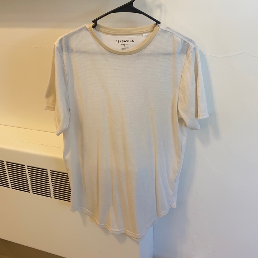 Scoop bottom tee